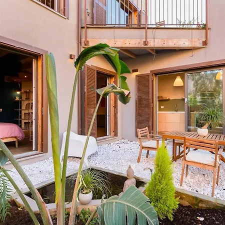 Modern With Private Garden Courtyard アパート *